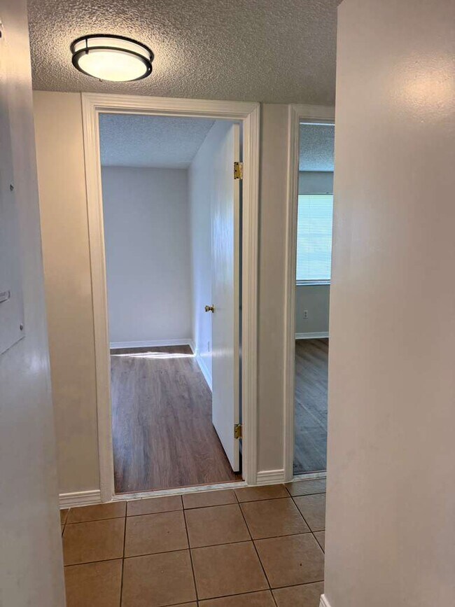 Building Photo - 472 Crabapple Ct