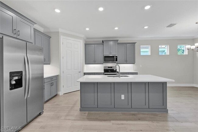 Building Photo - 319 Tamarindo Ln