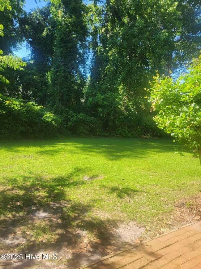 Building Photo - 3102 Northwoods Dr