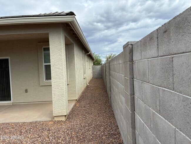 Building Photo - 18357 W Artemisa Ave