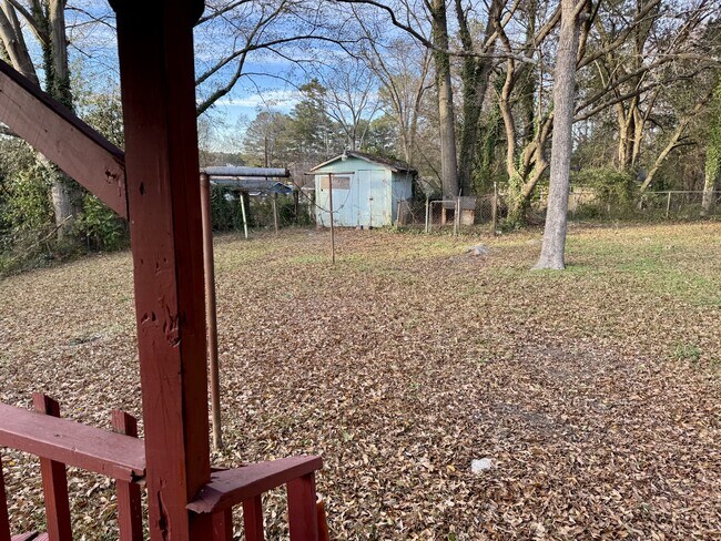 Building Photo - 556 Lamar Dr