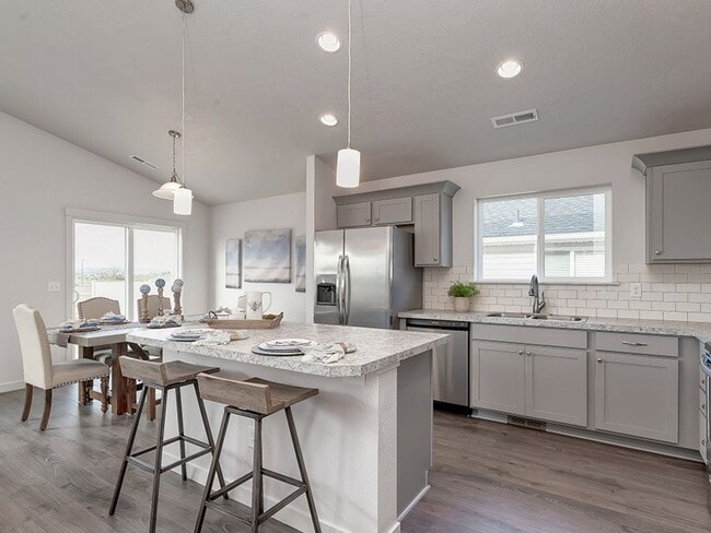 Building Photo - 3 Bedroom Home in Nampa with no back neighbors!!