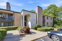 Building Photo - 605 Candler St