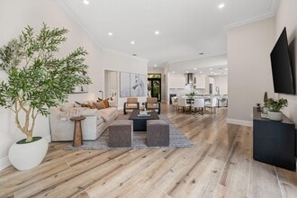 Building Photo - 2658 Players Ct