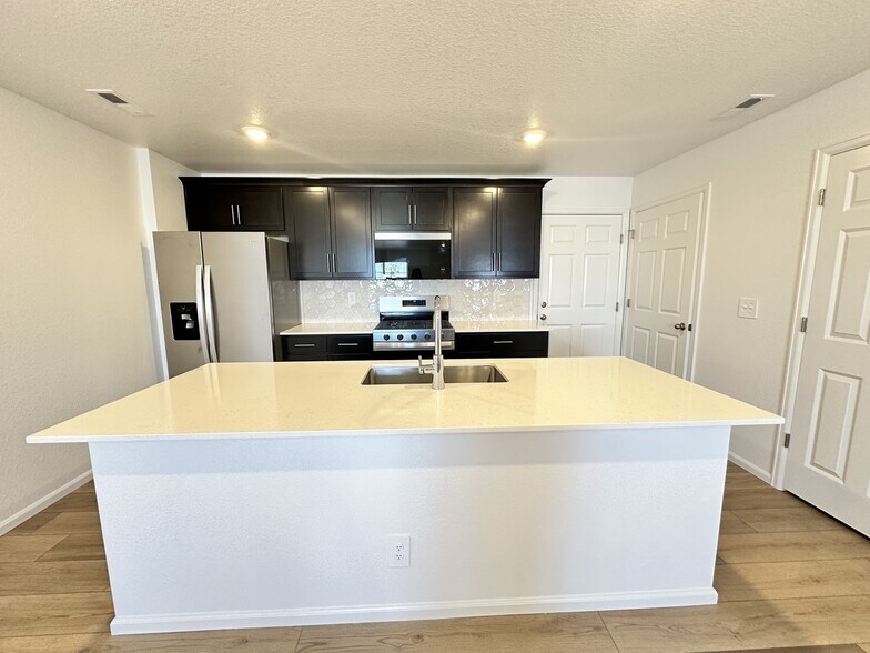 Building Photo - 21244 E 65th Dr