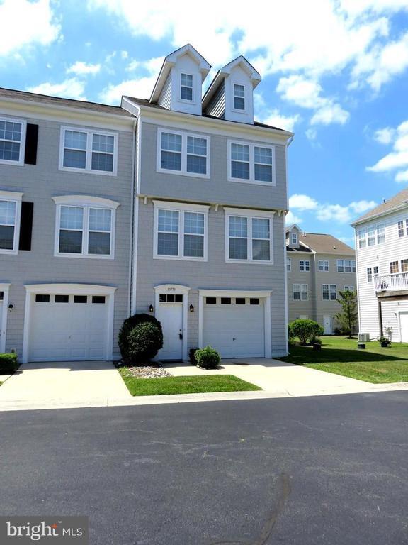 Building Photo - 35770 S Gloucester Cir