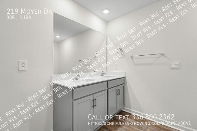 Building Photo - 219 Moyer Dr