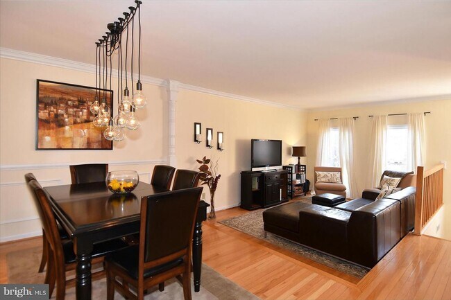 Building Photo - 1553 Templeton Pl