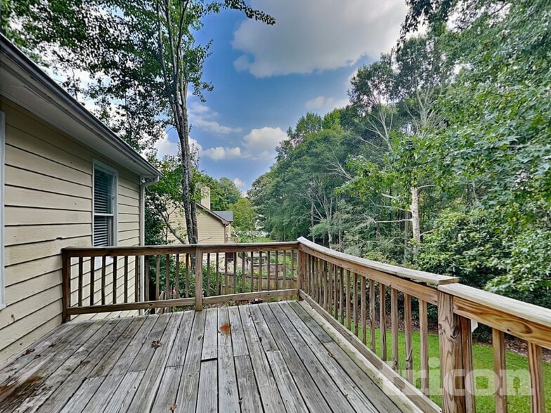 Building Photo - 5731 Newnan Cir