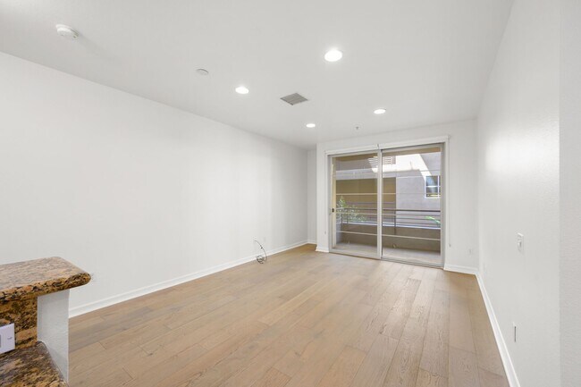 Building Photo - East Village 2 Bedroom at Union Square! 2 Parking Spaces!