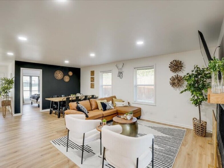 Building Photo - 3154 Darvany Dr