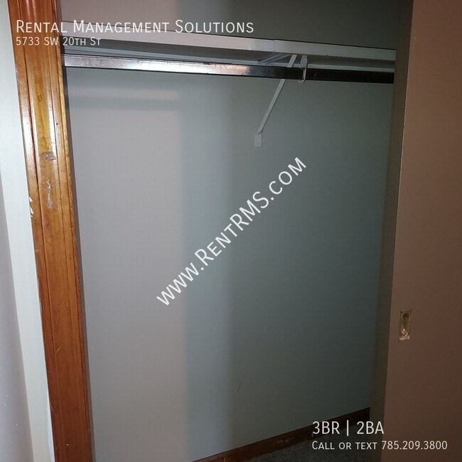 Building Photo - 5733 SW 20th St