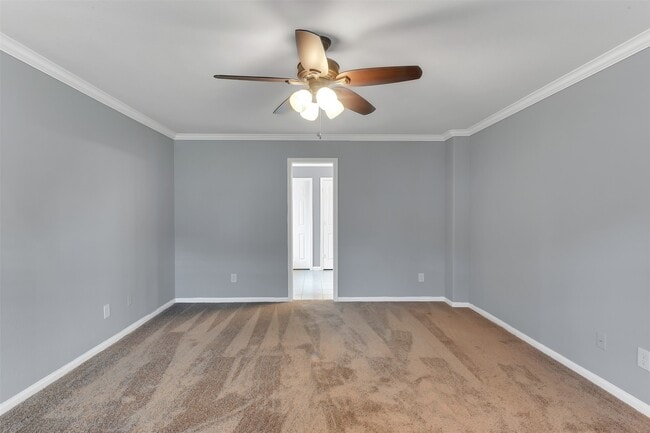 Building Photo - 223 Fantasy Ln