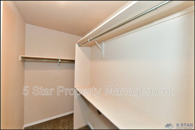 Building Photo - 916 Villa Seca Dr
