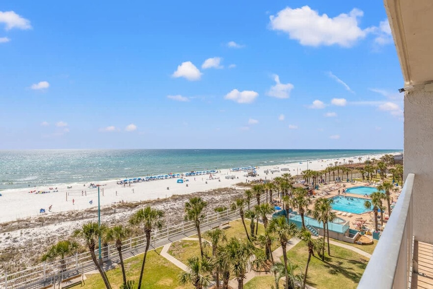 Building Photo - 8743 Thomas Dr