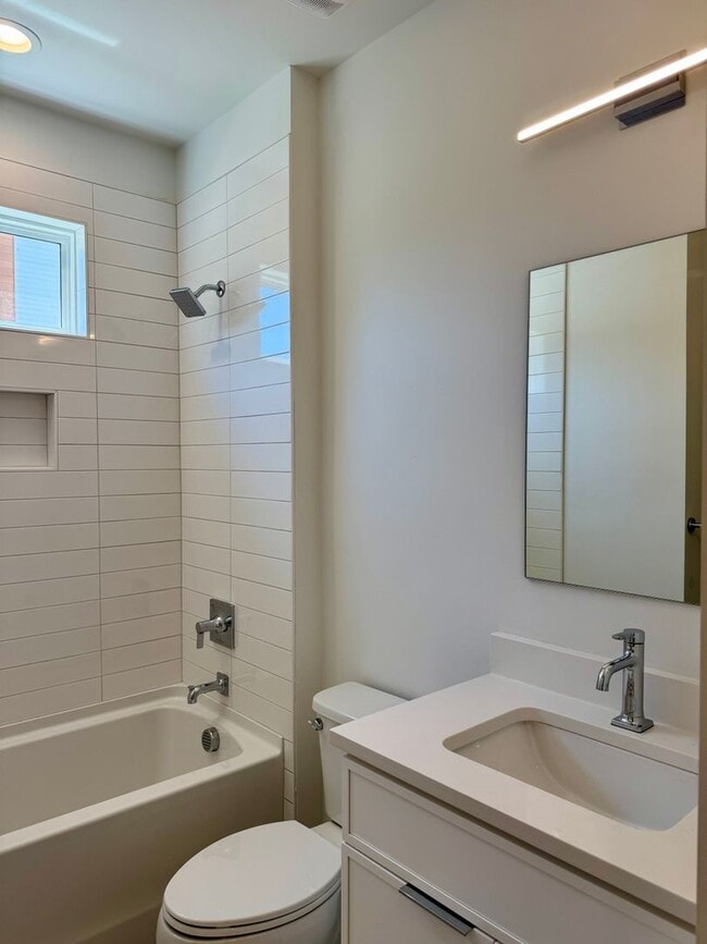 Building Photo - 1408 Sawyer Rd