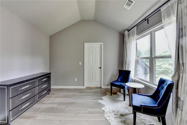 Building Photo - 11034 Estates Cir