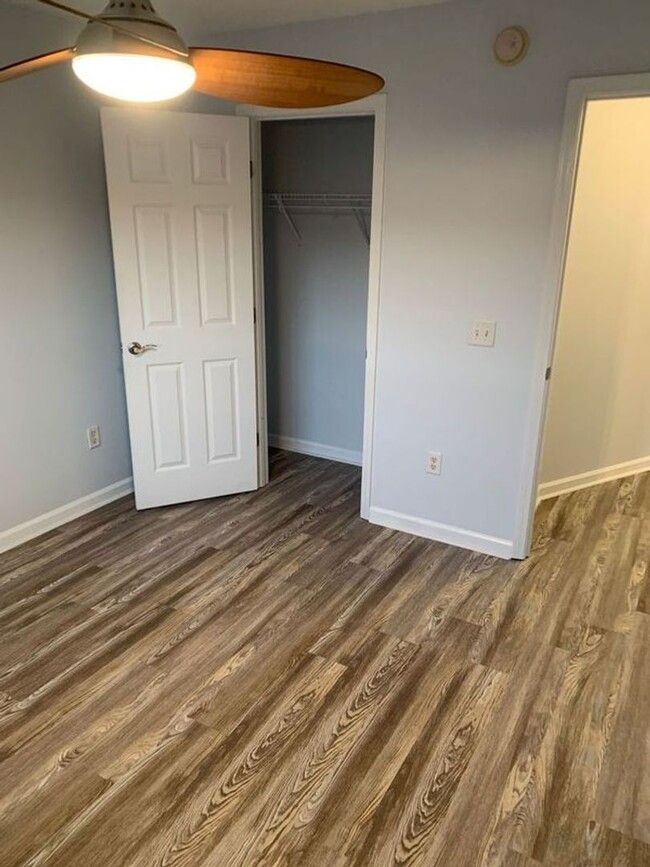 Building Photo - Townhome in LIVE OAK! MOVE IN READY NOW!!