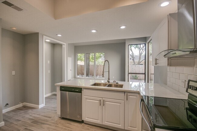 Building Photo - 923 Cranberry Hill Ct