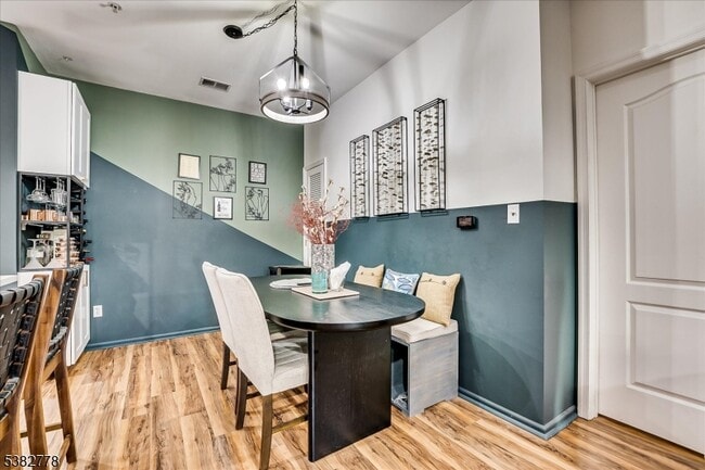 Building Photo - 913 Del Negro Ct