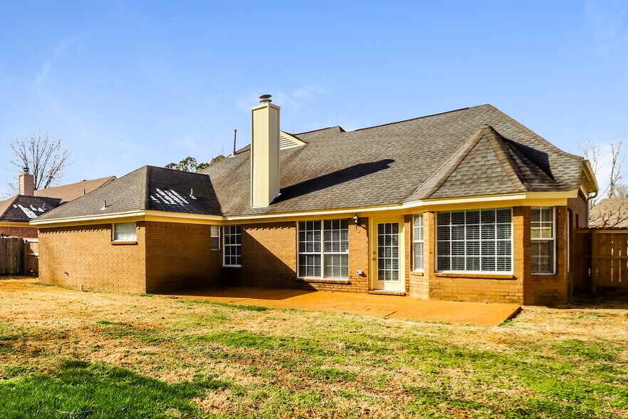 Building Photo - 5560 Mary Ln