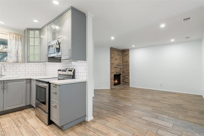 Building Photo - 5608 Cougar Dr