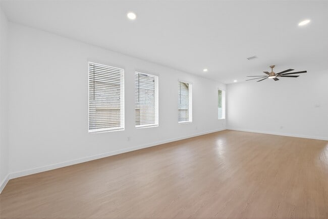 Building Photo - 13071 Pne Trace St