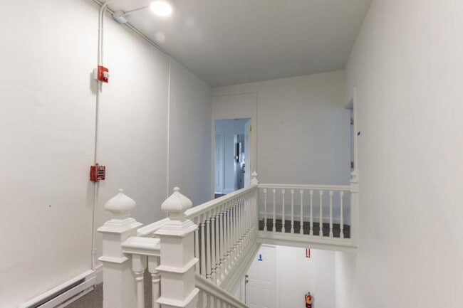 Building Photo - 713 Locust St