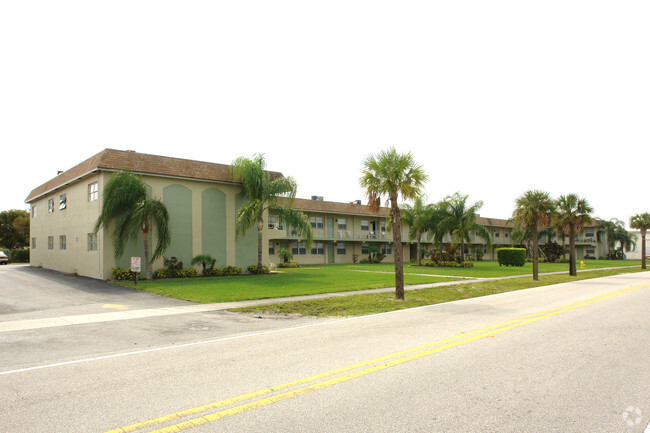 Primary Photo - Broadway Apartments