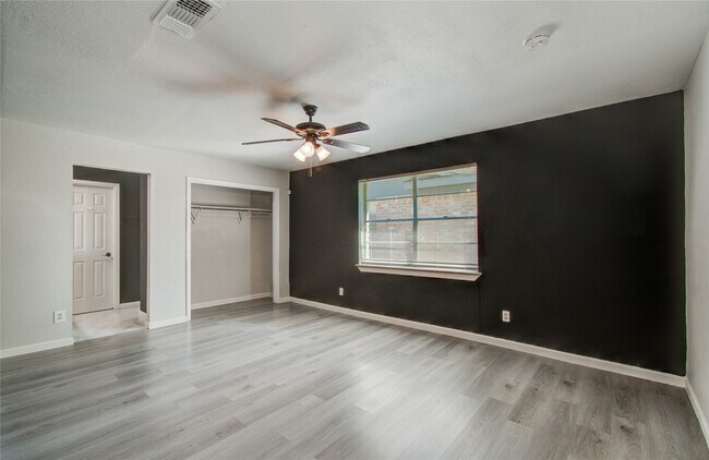 Building Photo - 16610 Cairngorm Dr