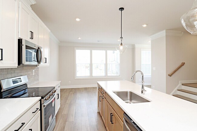 Building Photo - $500 Off 1st Month's Rent! BRAND NEW Crozet Townhome