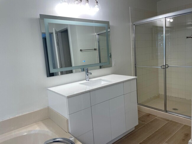 Building Photo - 12472 SW 44th Ct