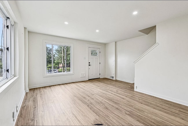 Building Photo - 674 Brandywine St SE