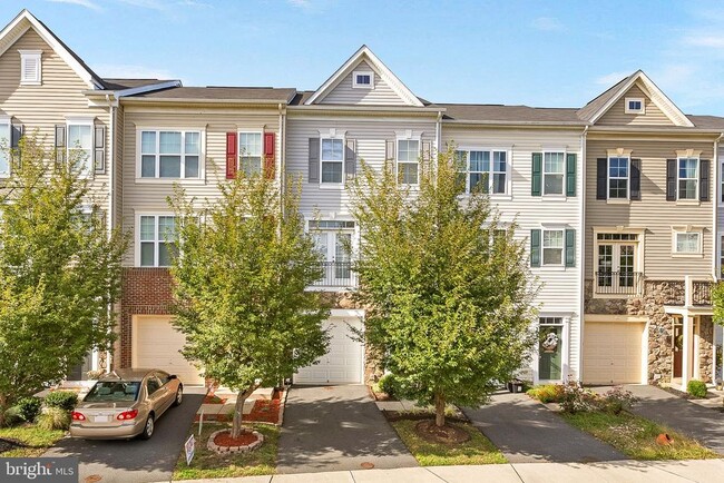 Building Photo - 207 Miles Hawk Terrace