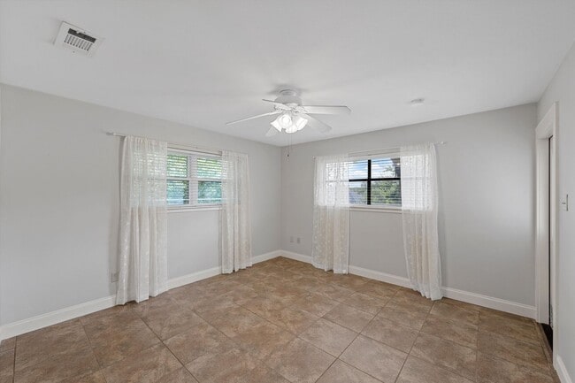 Building Photo - 10014 Burgundy Ln