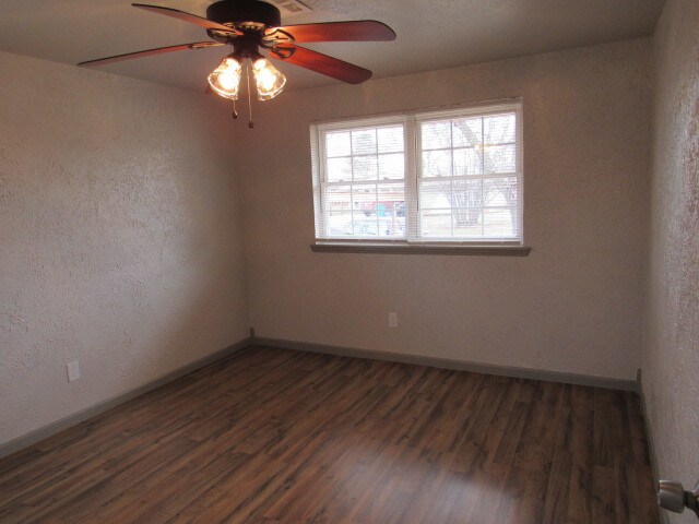Building Photo - 2813 SE 46th St