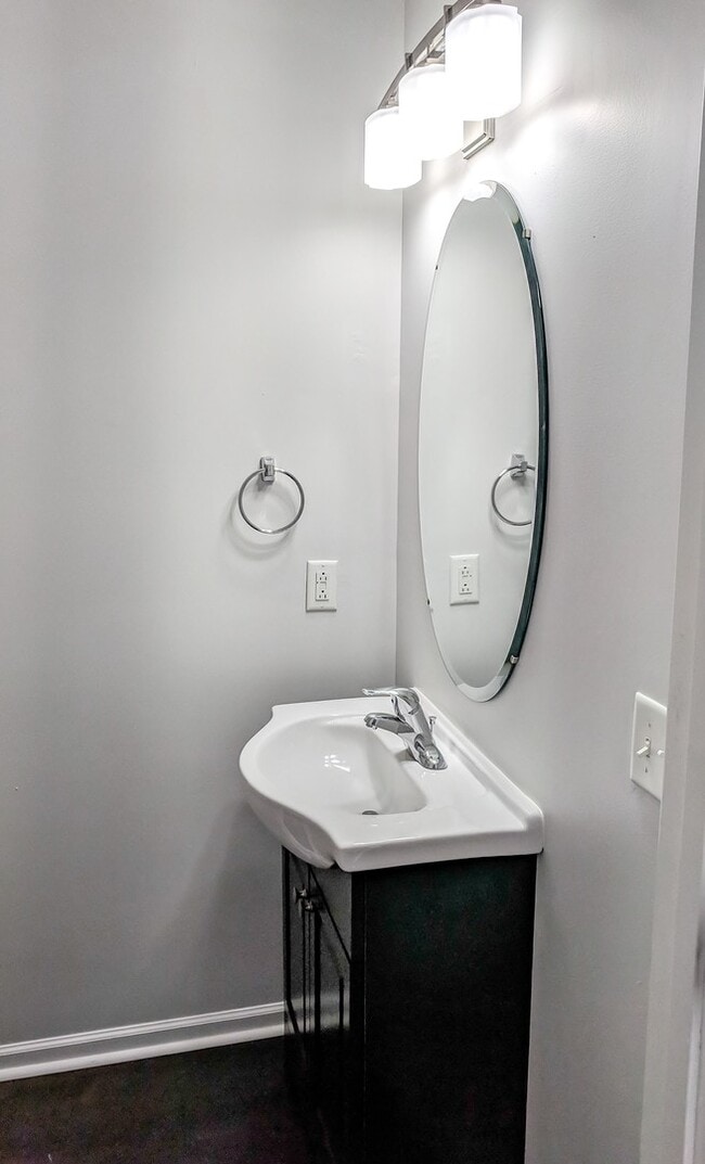 Building Photo - Renovated Townhome Barfield Commons