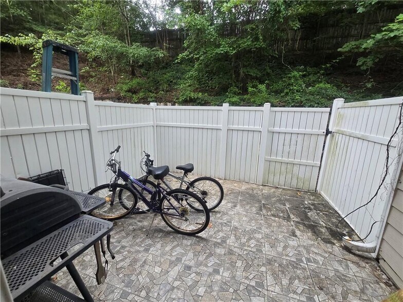 Building Photo - 3222 Hidden Cove Cir NW