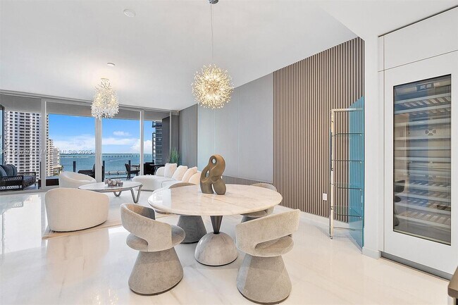 Building Photo - 300 Biscayne Blvd Way