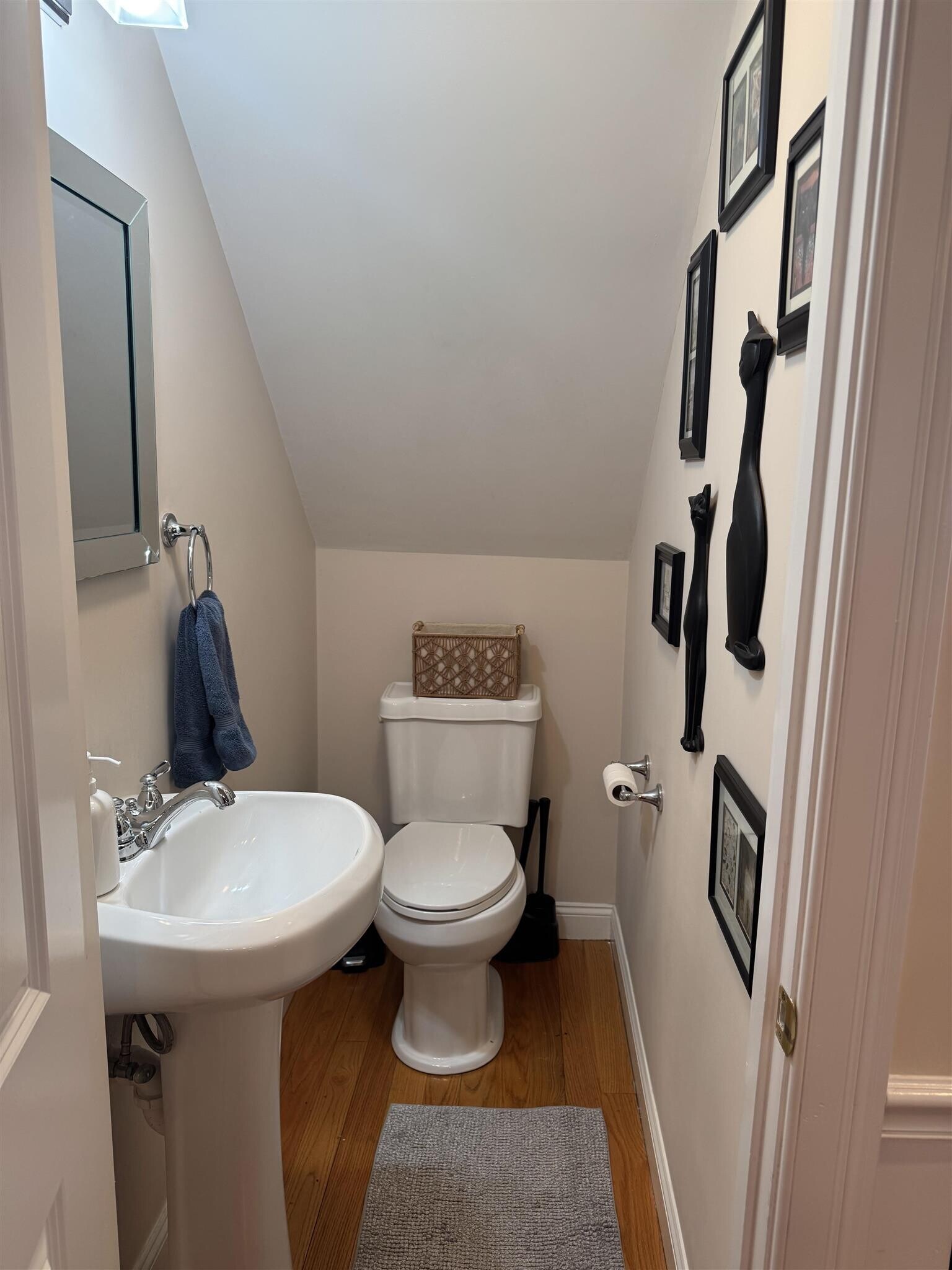 Building Photo - 11 Winthrop Ct