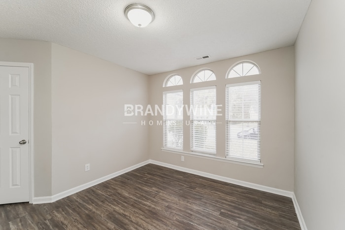 Building Photo - 5831 Silver Eagle Dr