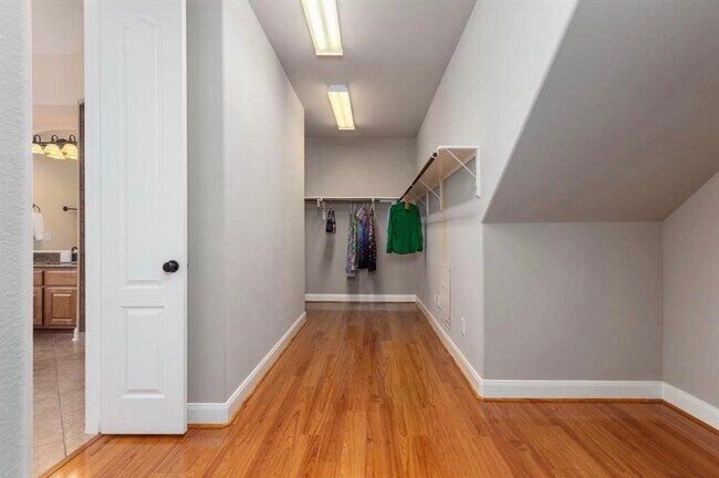 Building Photo - 2207 Bayou Cove Ln