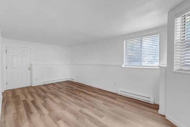 Building Photo - Remodeled 1 bed 1 bath condo for rent at V...