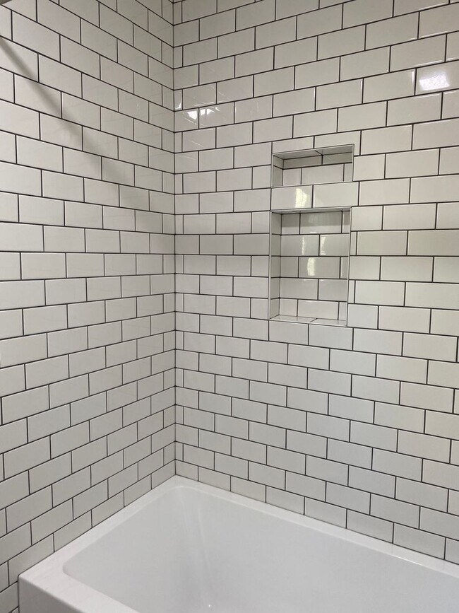 Building Photo - Beautiful 3 bed/2 bath On South Hill!