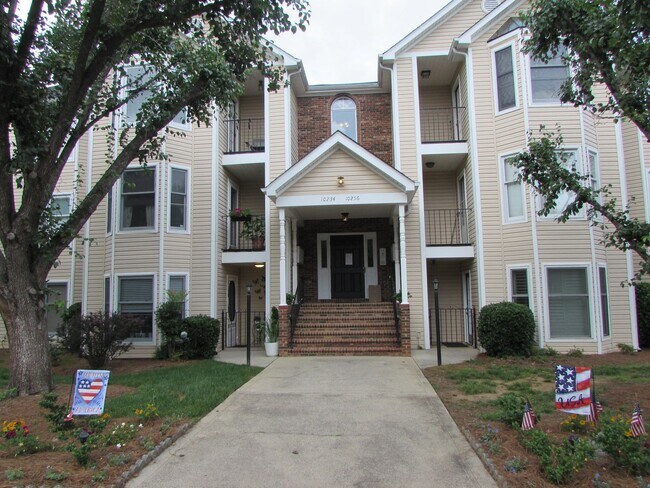 Primary Photo - 2 Bed, 2 Bath Condo - Desirable Location -...