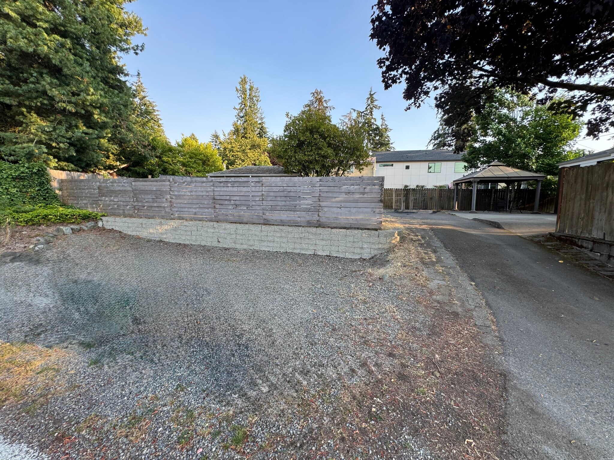 Building Photo - 16626 15th Ave NE