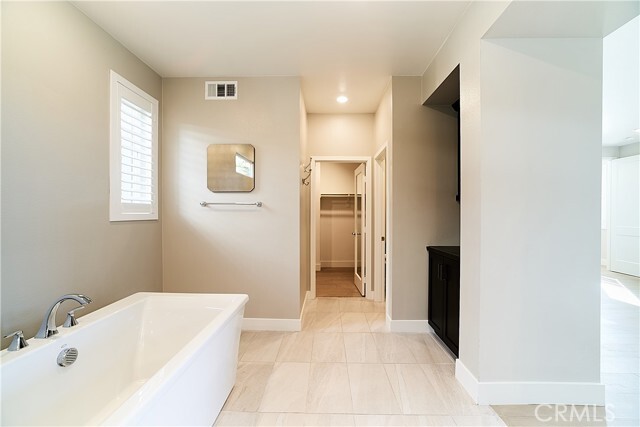 Building Photo - 6 Transport