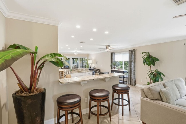 Building Photo - 660 100th Ave N