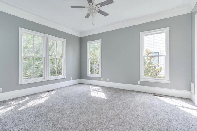 Building Photo - Beautiful home in Lake Carolina Harborside with Fully Equipped Private Apartment