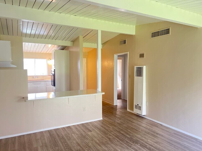 Building Photo - 6tp3110